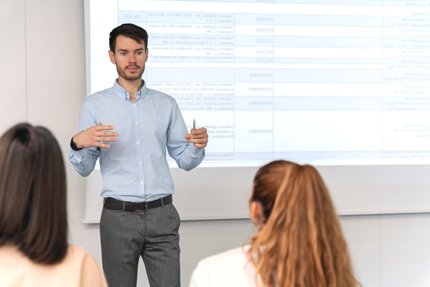 Session d'atelier financier avec des étudiants internationaux